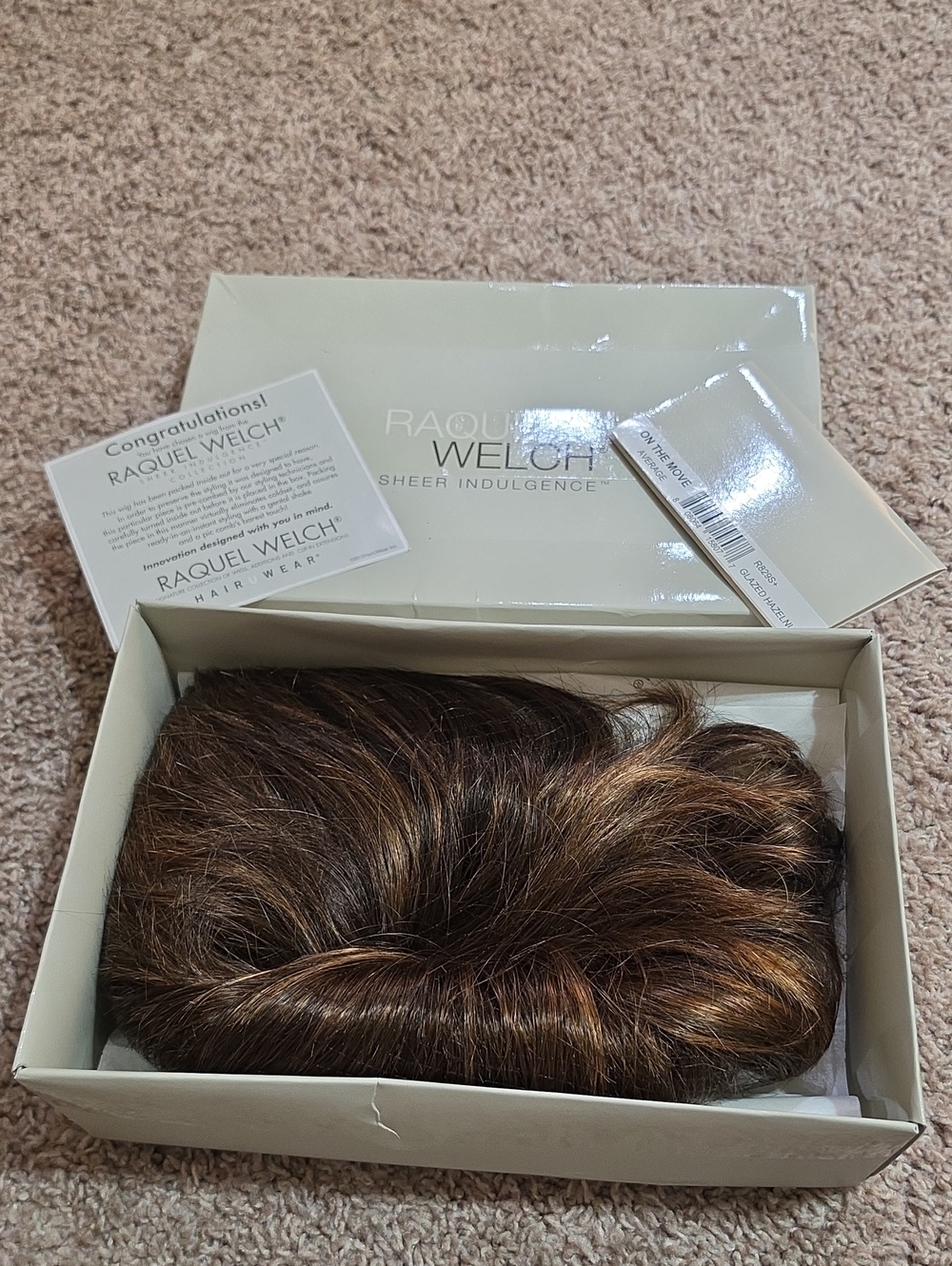 New RAQUEL WELCH SHEER INDULGENCE ON THE MOVE ~AVERAGE ~GLAZED HAZELNUT